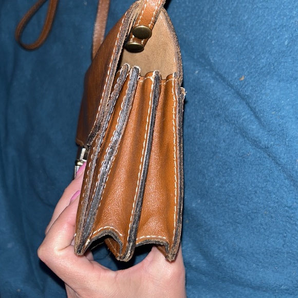 Vintage Rare Find Patricia Nash Tan Leather purse. Style #P57801 - Picture 6 of 14